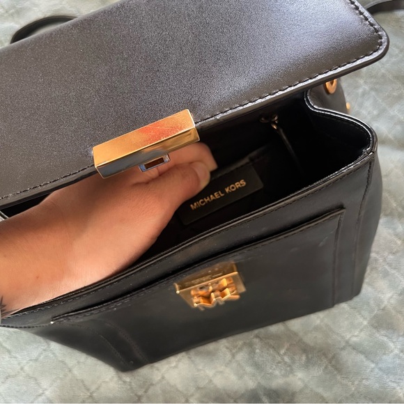 Y2K Michael Kors Black and Gold Backpack with Adjustable‎ Straps genuine leather - Picture 5 of 6